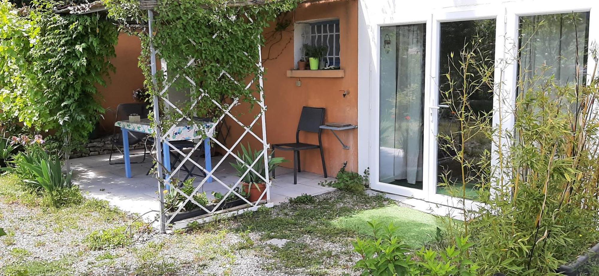 T.Belle Vue Panoramique Au Coeur Du Luberon 40M2 + Pergola . Jardin. P Apartment Apt Luaran gambar