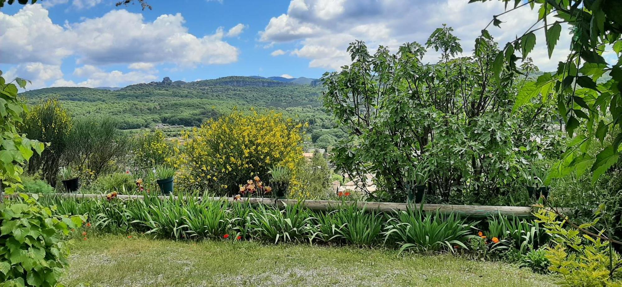 T.Belle Vue Panoramique Au Coeur Du Luberon 40M2 + Pergola . Jardin. P Apartment Apt Luaran gambar